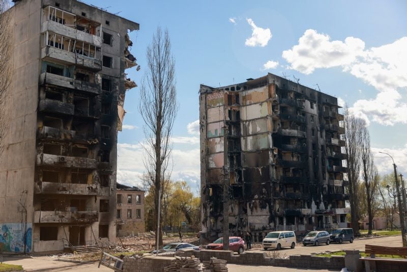 Relief Team Narrowly Avoids Missile in Ukraine